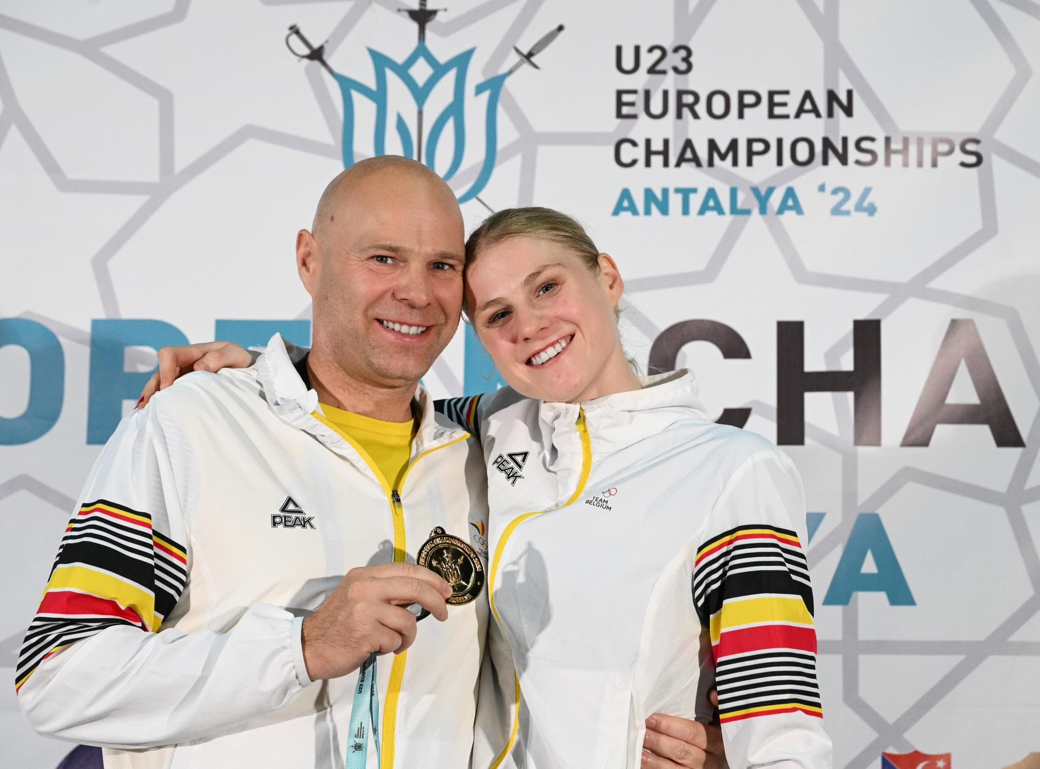 Paul en Jolien Corteyn vieren de Europese titel U23 sabel in Antalya 2024
