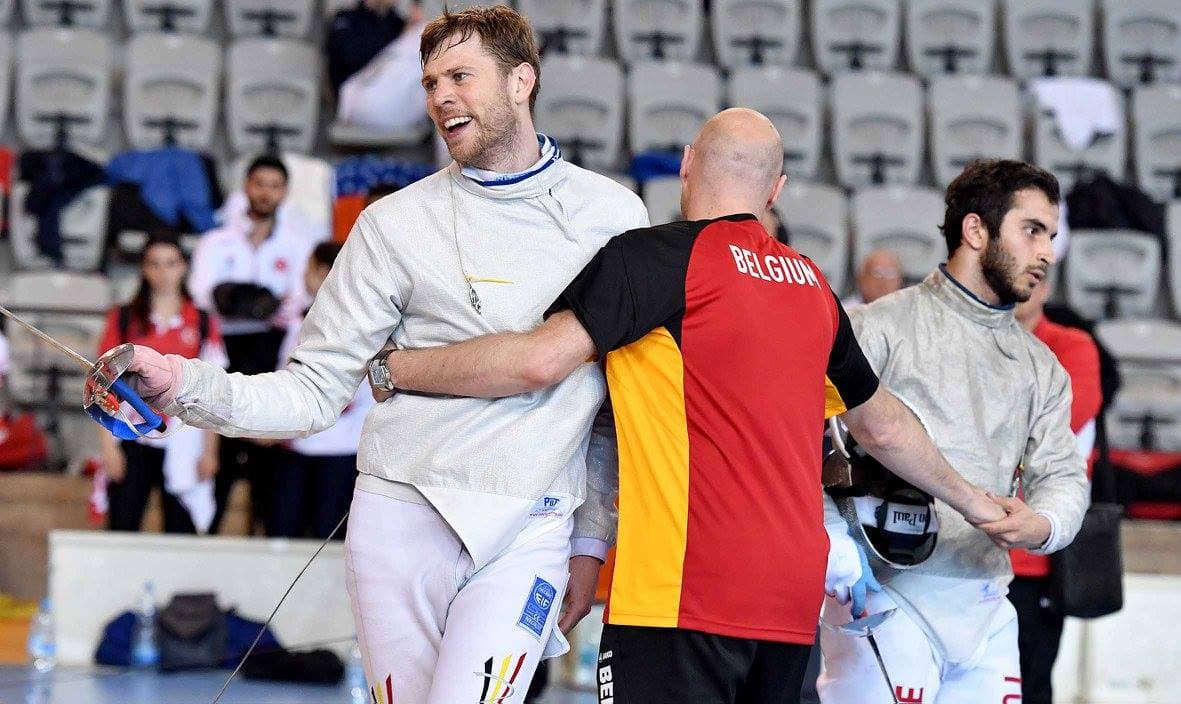Paul Corteyn omhelst Seppe Van Holsbeke na olympische kwalificatie
